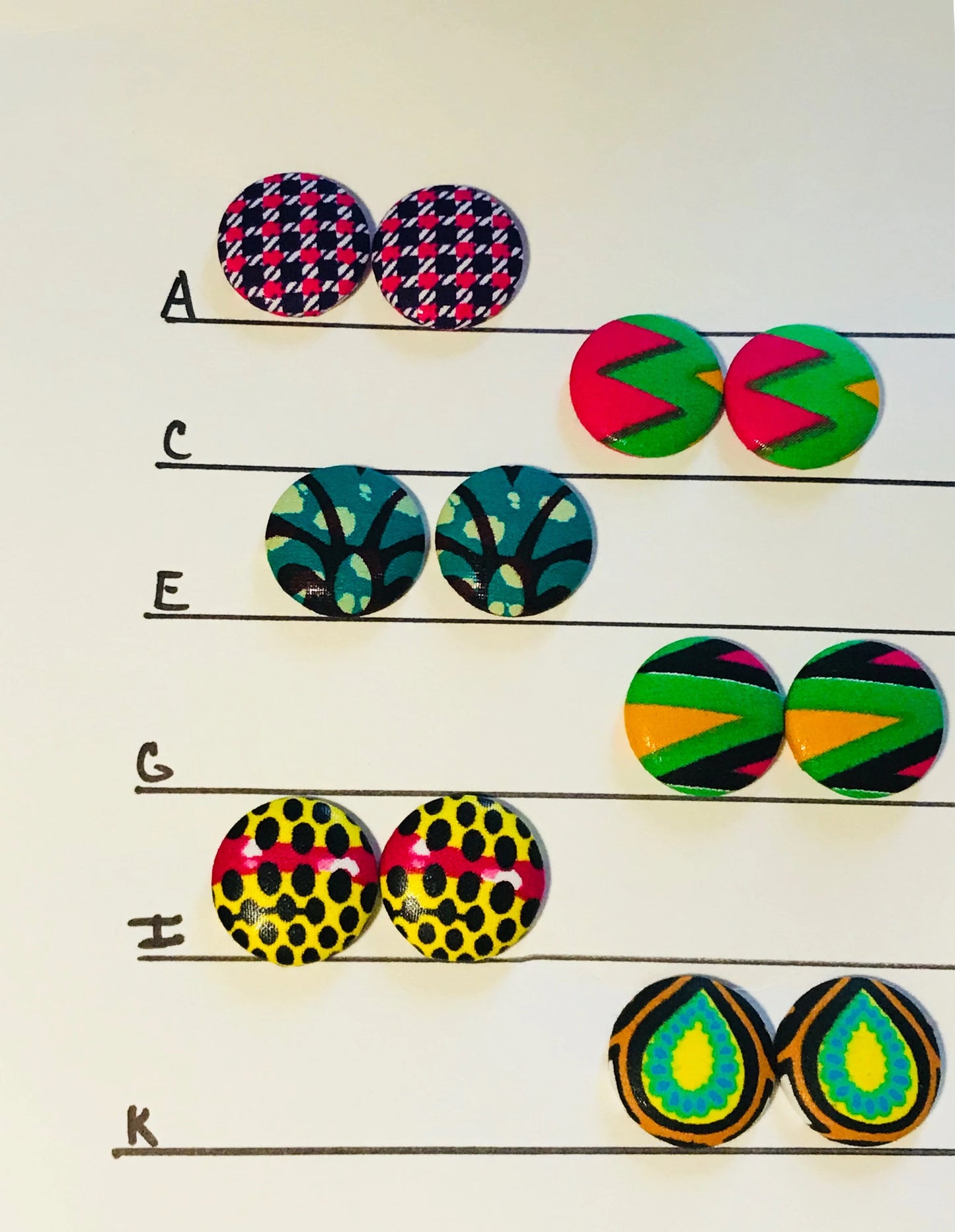 Kente cloth button earrings, kente cloth covered button earrings, fabric earrings, kente earrings, dashiki earrings, african button earrings